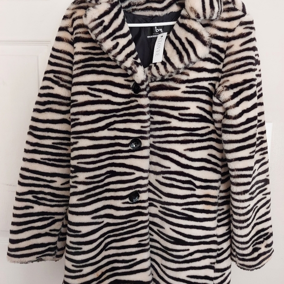 Coat - Picture 1 of 2